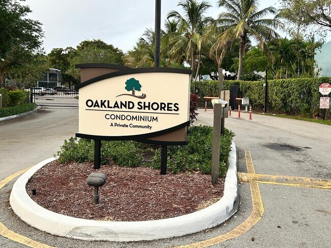 Building Photo - 3115 Oakland Shores Dr