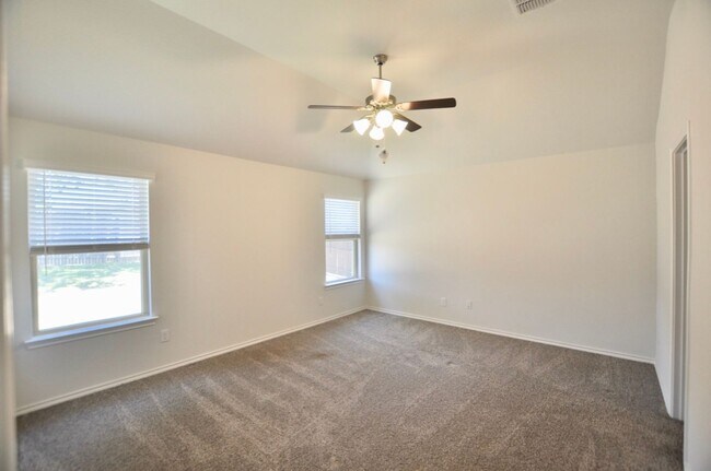 Building Photo - FOR LEASE! Super Nice 4 BR - 2 BA Brick Ho...