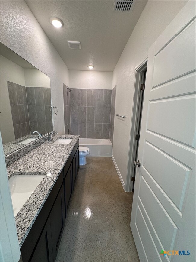 Building Photo - 3900 American Elm Dr