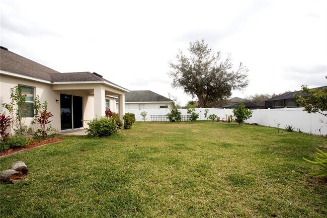 Building Photo - 1319 Rowantree Dr