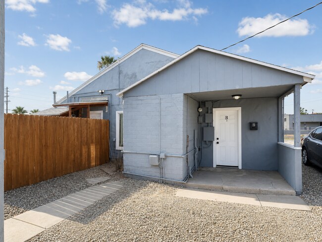 Building Photo - 5915 W Palmaire Ave
