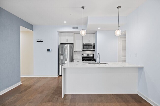 Building Photo - Modern Condo Near H St | 2 Bed | 2 Bath | 975 Sf | 1 Parking Space