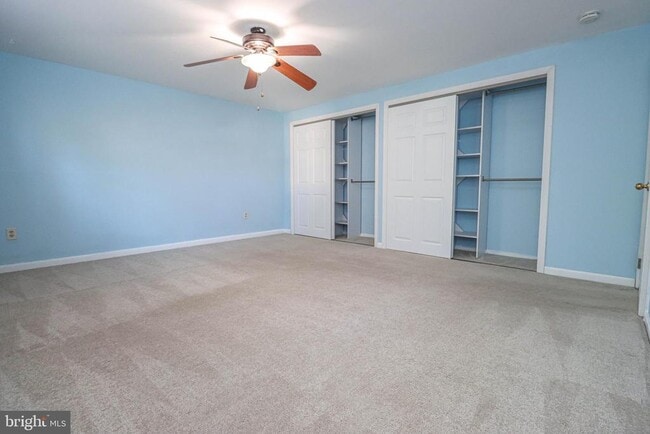 Building Photo - 1738 Farmington Ct