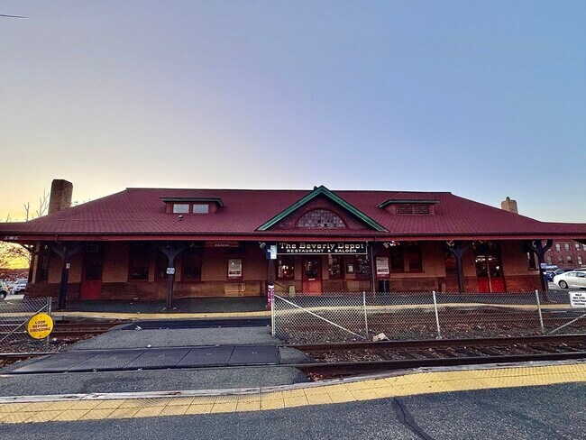 Building Photo - 7 Hardy St