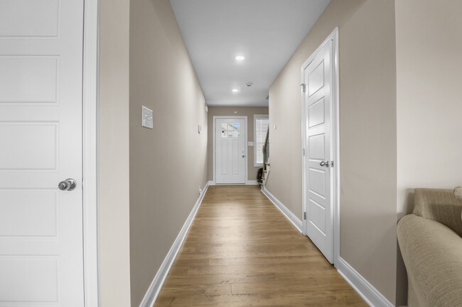 Building Photo - 845 Macon Ln