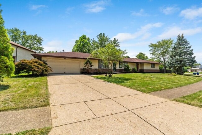 Building Photo - 1360 Yorkland Rd