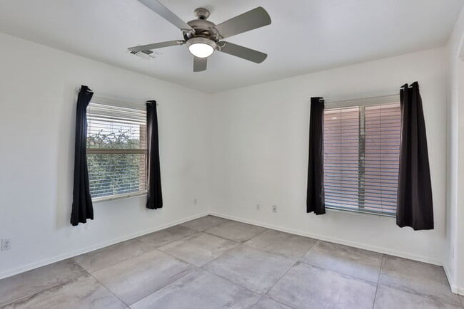Building Photo - 1416 S Terrace Rd