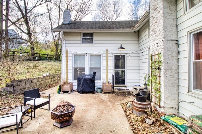 Building Photo - 7249 State Rd