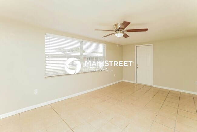 Building Photo - 3 Bedroom Pet-Friendly Home in Port Richey, FL with Main Street Renewal