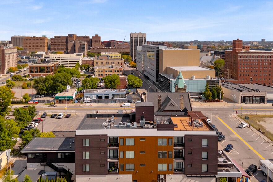 Building Photo - 438 Selden St