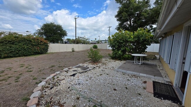 Building Photo - Charming 2BR/2BA Annual Rental in Southgate