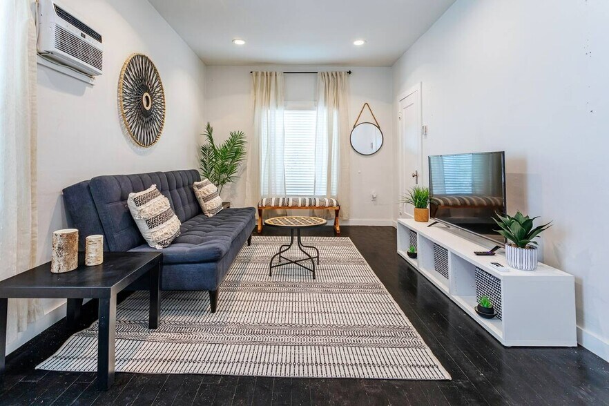 Building Photo - 1806 Washington Way