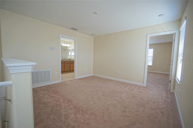 Building Photo - 2822 Lantern Hill Ave