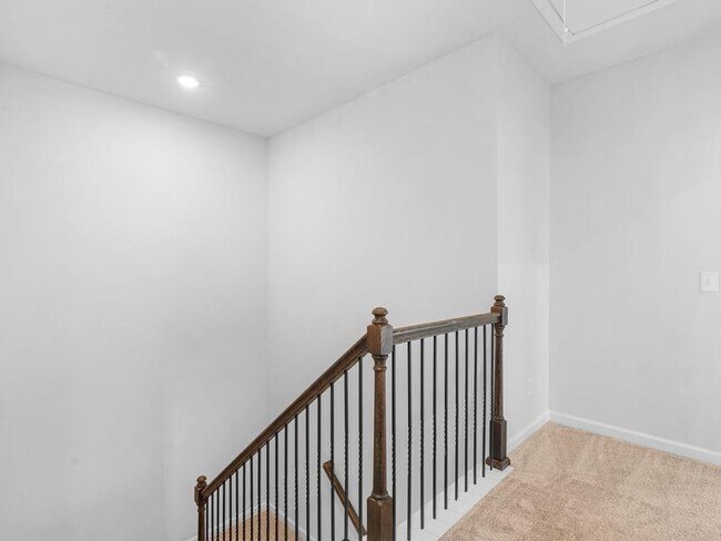 Building Photo - 223 Monarch Village Way