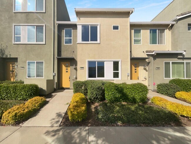 Building Photo - 3234 Bridgeway Dr