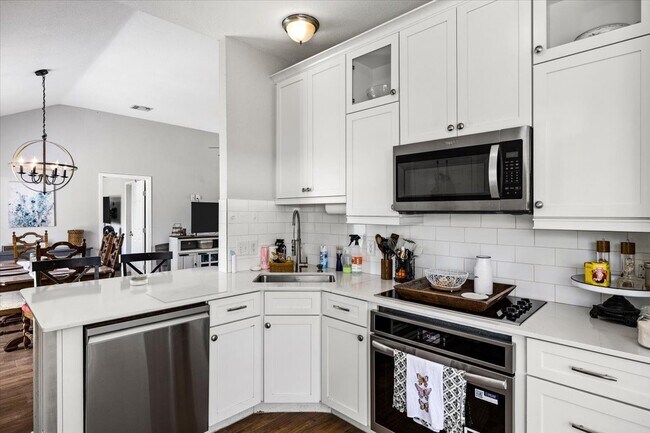 Building Photo - 5213 Winding Brook Dr