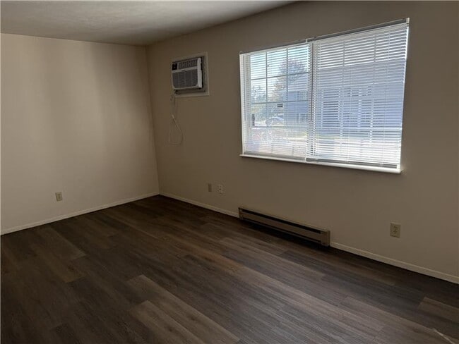 Building Photo - Roanoke Heights Apartments