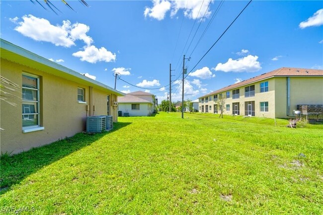 Building Photo - 1107 Cape Coral Pkwy W