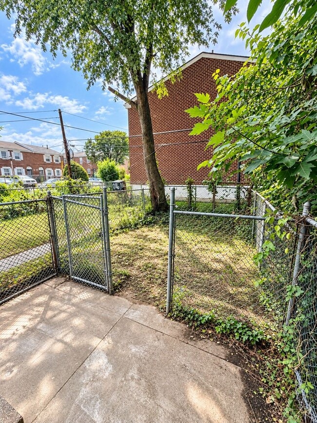 Building Photo - 1714 Meadow St