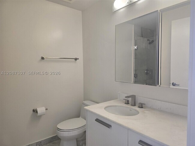 Building Photo - 1060 Brickell Ave