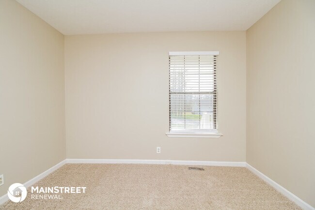 Building Photo - 3292 LUANN Dr