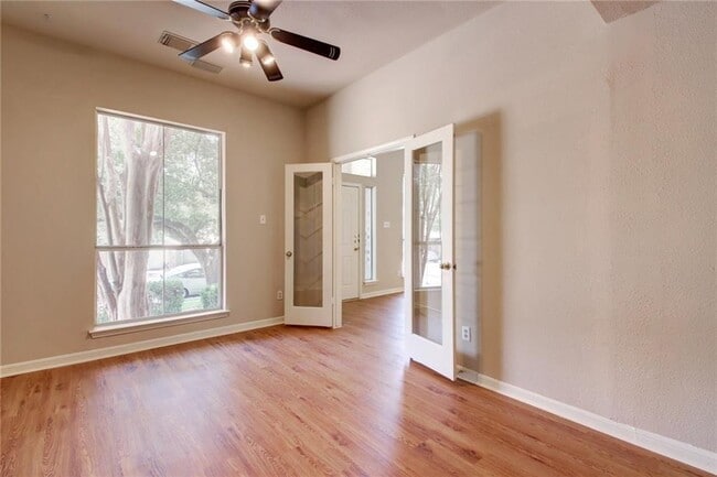 Building Photo - 3614 Bird House Dr