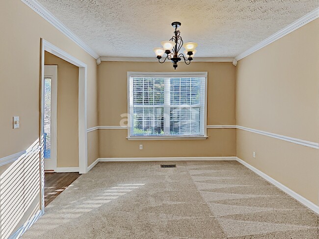 Building Photo - 620 Woodhaven Dr