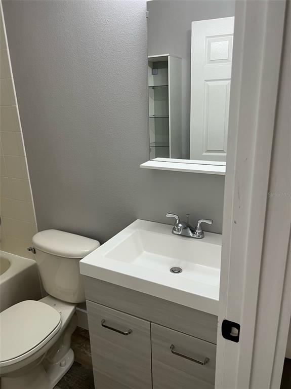 Building Photo - 9724 Tivoli Villa Dr