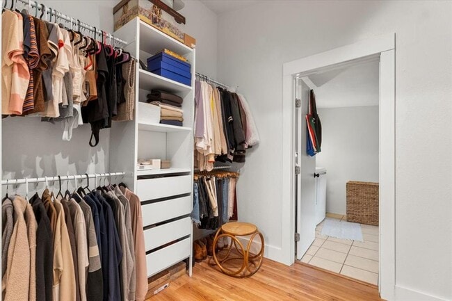 Building Photo - 3007 E 18th St