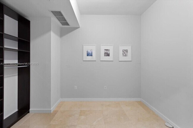 Building Photo - 1100 Biscayne Blvd