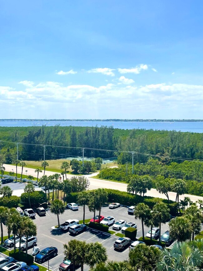 Building Photo - 9940 S Ocean Dr