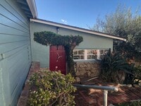 Building Photo - 828poli