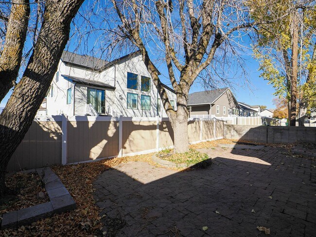 Building Photo - 785 N 500 W