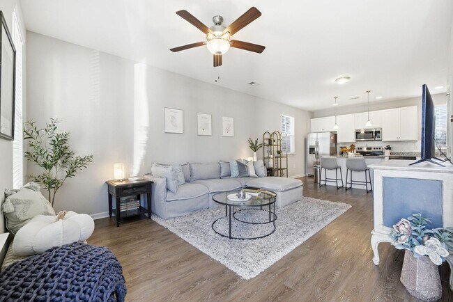 Building Photo - 3557 Bristol Ln