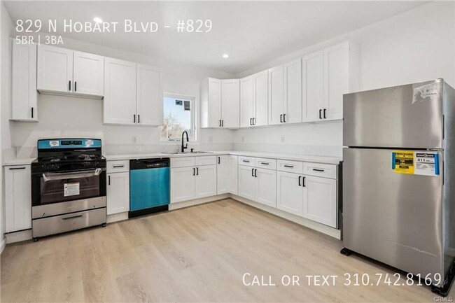 Building Photo - Luxe Living at 825 N. Hobart Blvd. – Where...