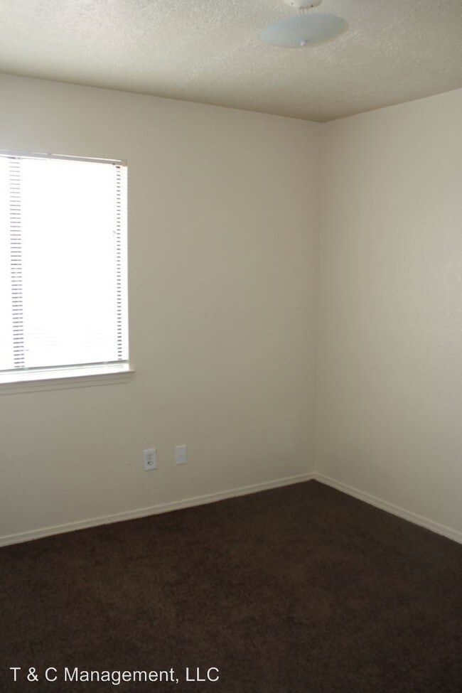 Interior Photo - 5315 Yucca Cir NE