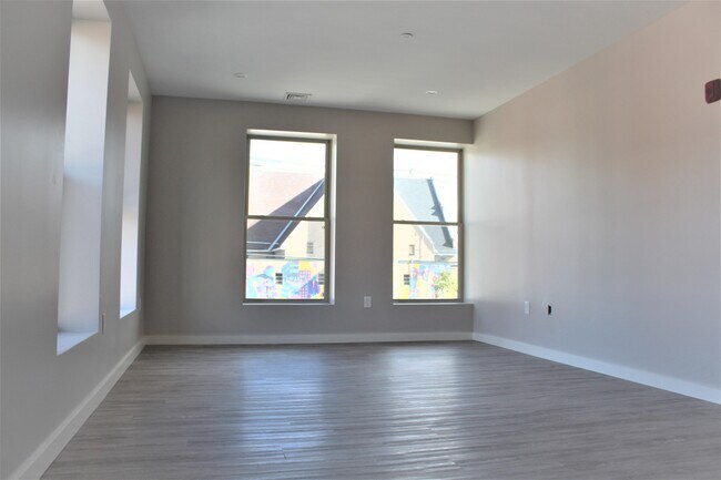 Building Photo - 540 Chestnut St