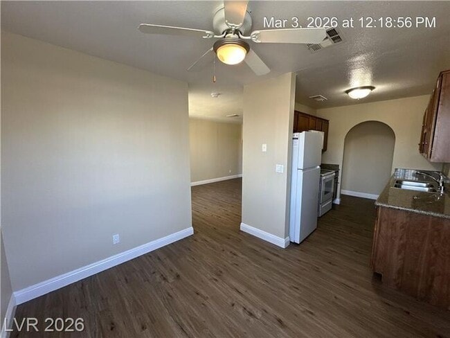 Building Photo - Adorable condo with great usage of space