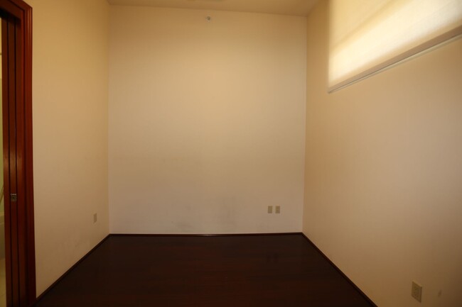 Building Photo - Loft at Waikiki - 2 Bdrm/2 Bath/2 Prkg - $...