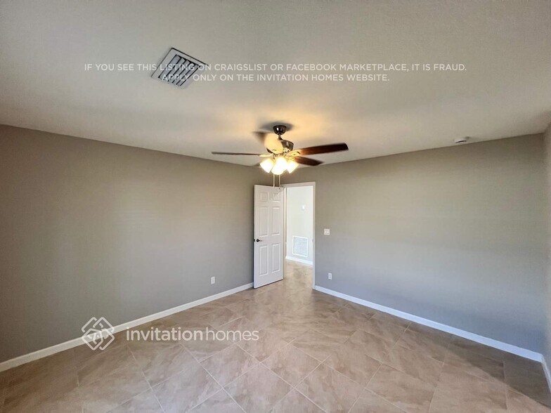 Building Photo - 1013 SW Majorca Ave