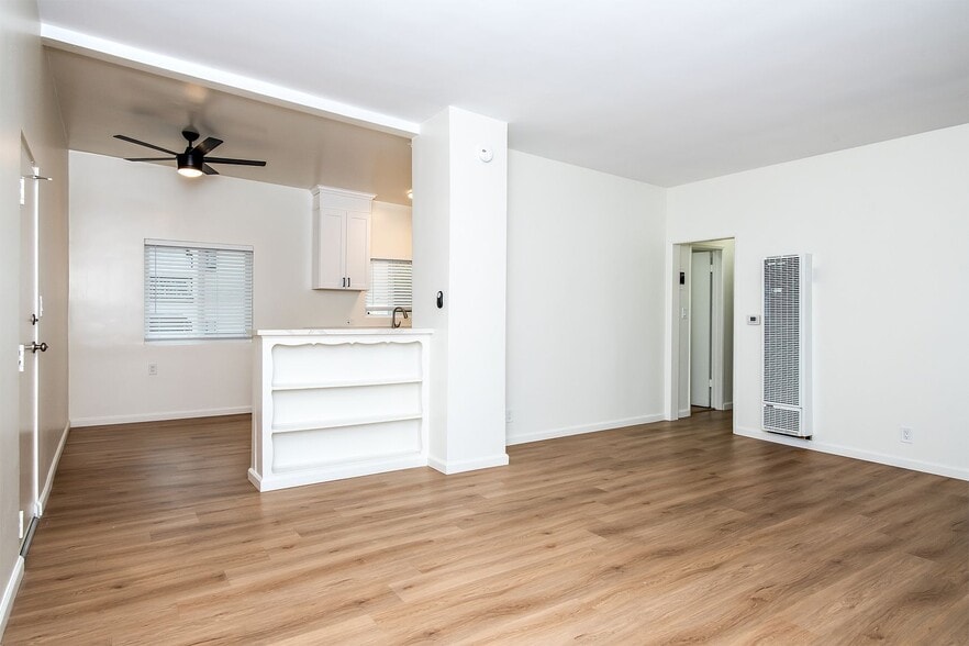 Building Photo - lou600