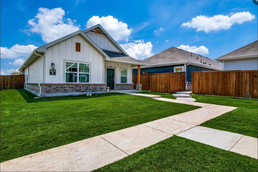 Building Photo - 5401 Barlean Rnch