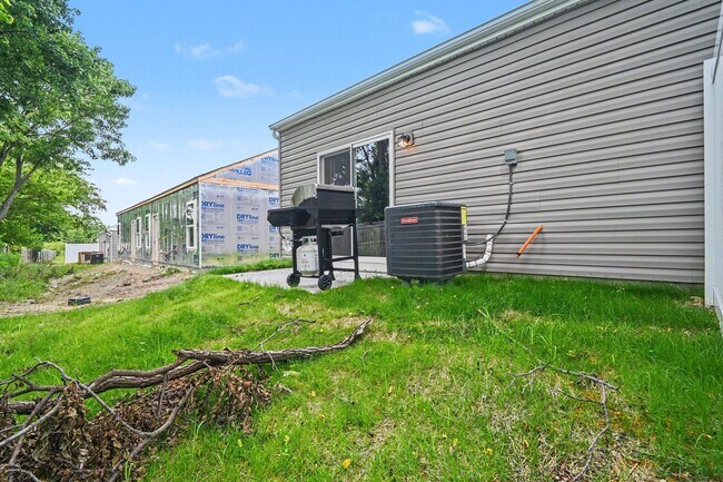 Building Photo - 2466 Houston Rd