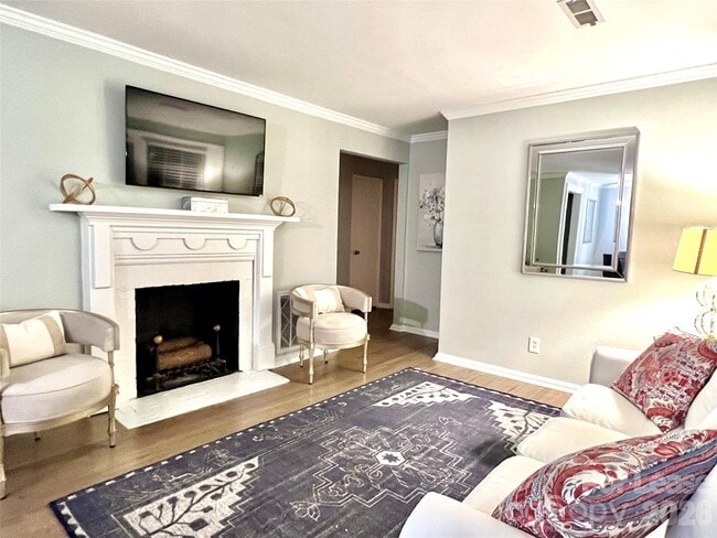 Building Photo - 4638 Murrayhill Rd