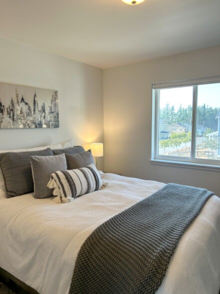 Building Photo - 1589 NW 5th Ave