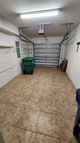 Building Photo - 11444 NW 48th Ter