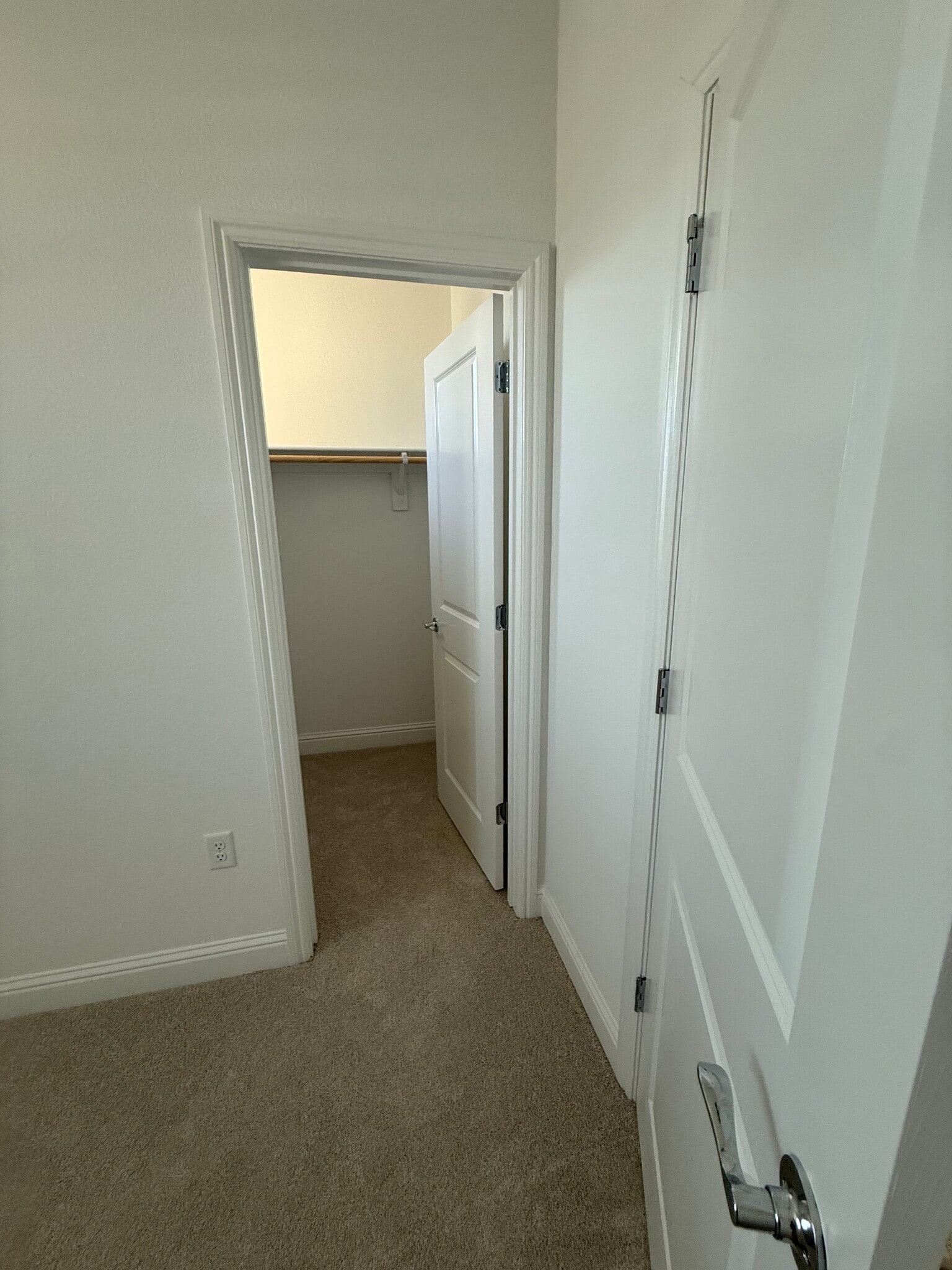 Building Photo - 3921 Mirecourt Cir