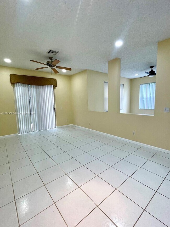 Building Photo - 160 NW 97th Terrace