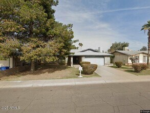 Building Photo - 8832 W Highland Ave