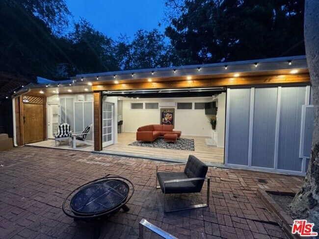 Building Photo - 1636 N Beverly Glen Blvd